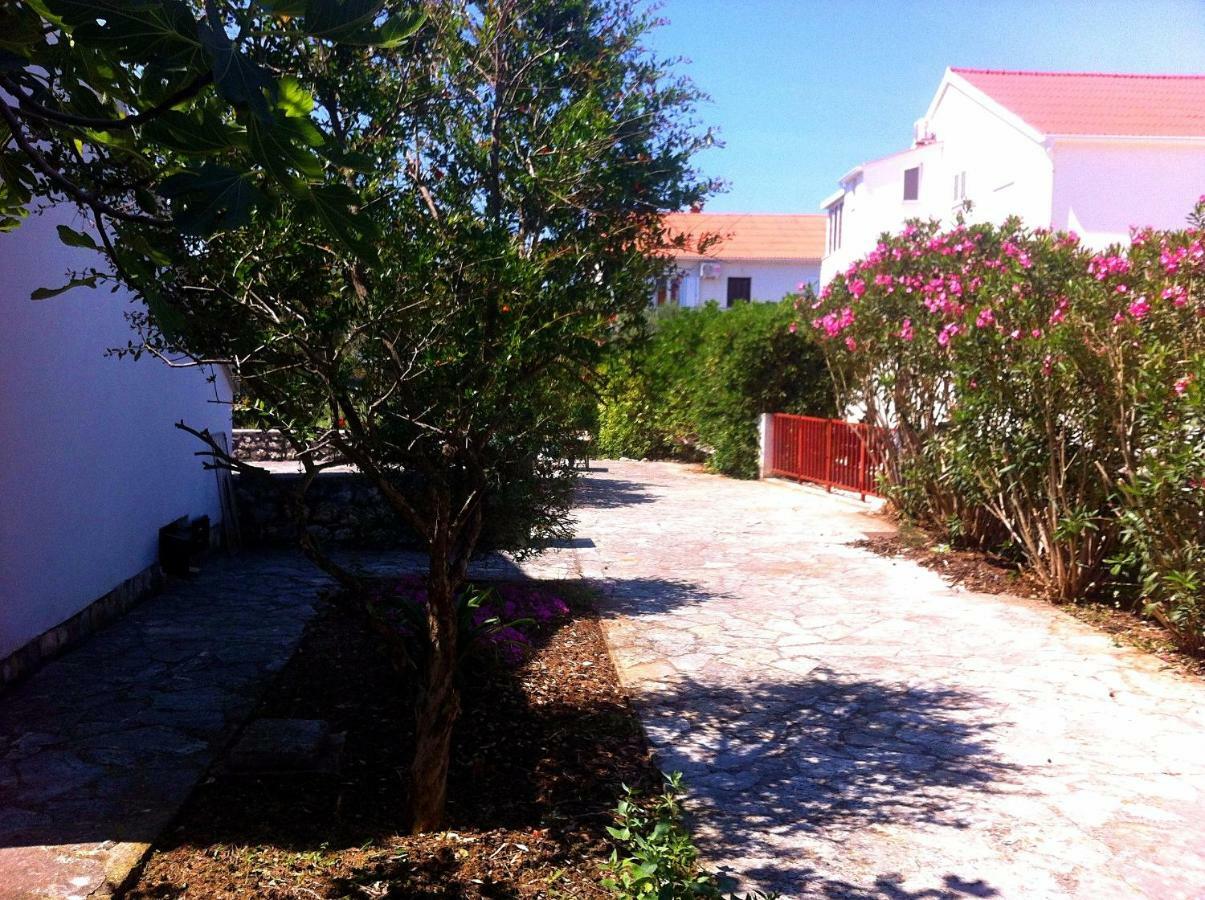 Apartmani Klancir Novalja Buitenkant foto
